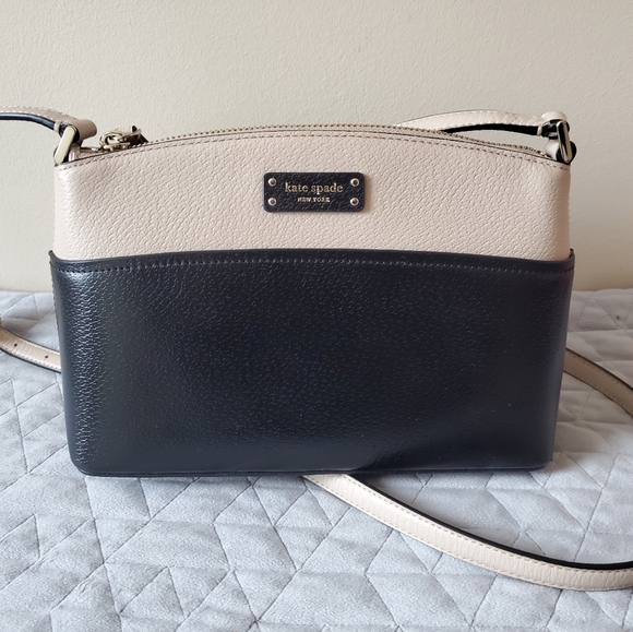 Kate Spade New York | Warm Beige & Black Jeanne Leather Crossbody Bag - Picture 2 of 16